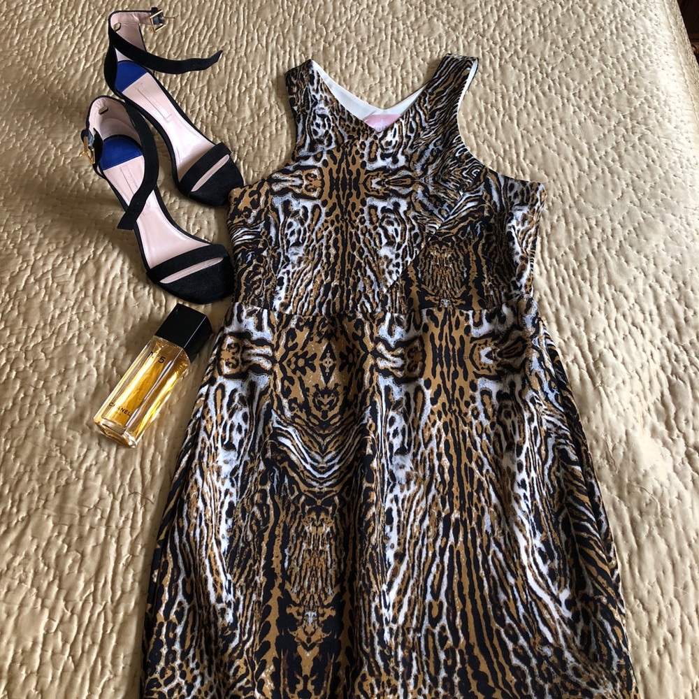 Romeo & Juliet Couture - body con dress.